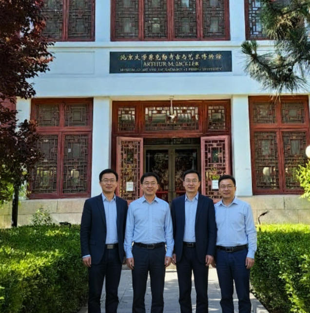 2025걱ѧܲѵ°¶Ŀݣ۸ɫ